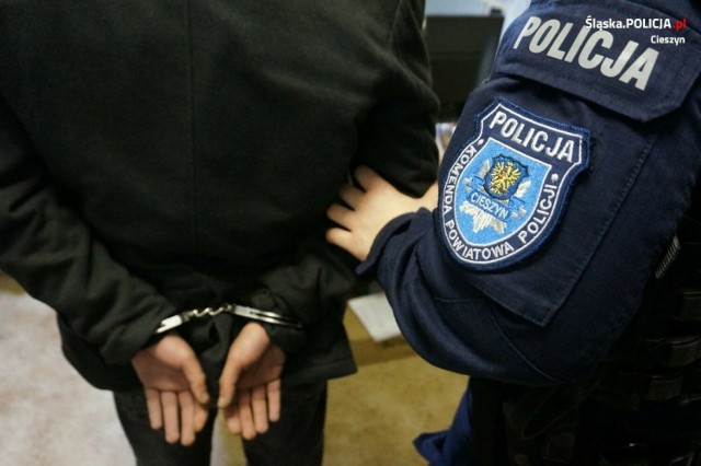 Cieszyńscy policjanci, będąc po służbie dokonali zatrzymania obywatela Czech, który ukradł warte 2600 zł okulary.