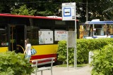 Wrocław: Autobus jedzie ul. Mickiewicza, a przystanek ma na Partyzantów