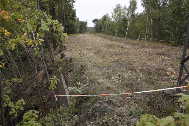 Na razie teren gdzie ma być ukryty pociąg pancerny został sprawdzony do głębokości metra przez saperów wojskowych, pod kątem zagrożeń radiacyjnych, chemicznych i materiałów wybuchowych