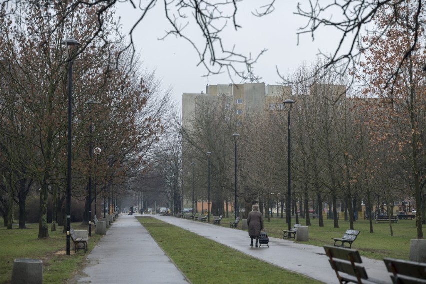 Nowe latarnie w dwóch parkach na Targówku. Zimowe spacery...