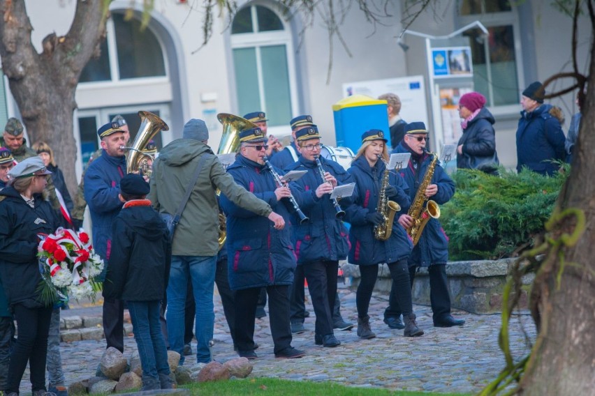 Święto Niepodległości w Pucku (2019) przy pomniku Abrahama