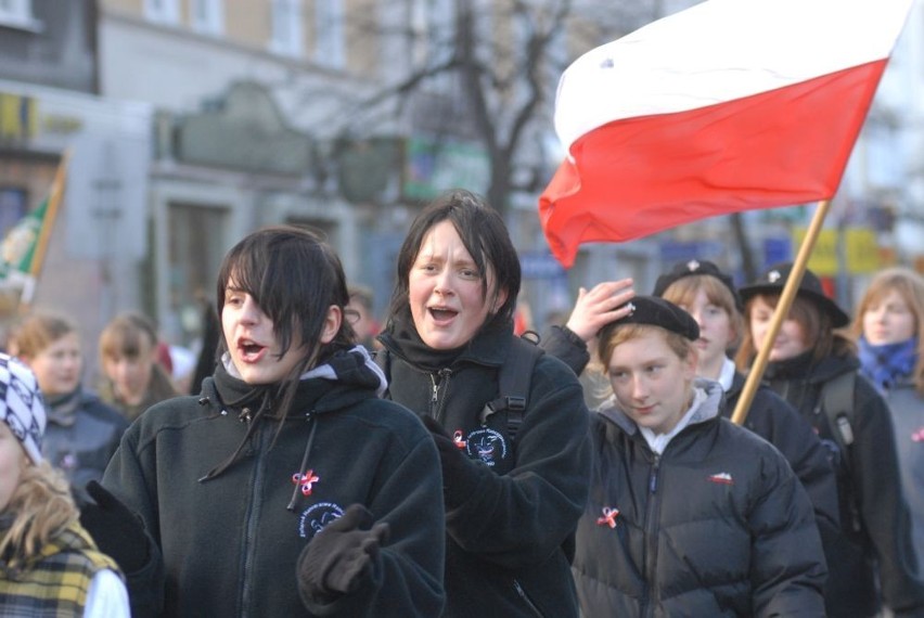 Święto Niepodległości w Gdyni: parada, bieg, marsz i komunikacja 11 listopada [PROGRAM]