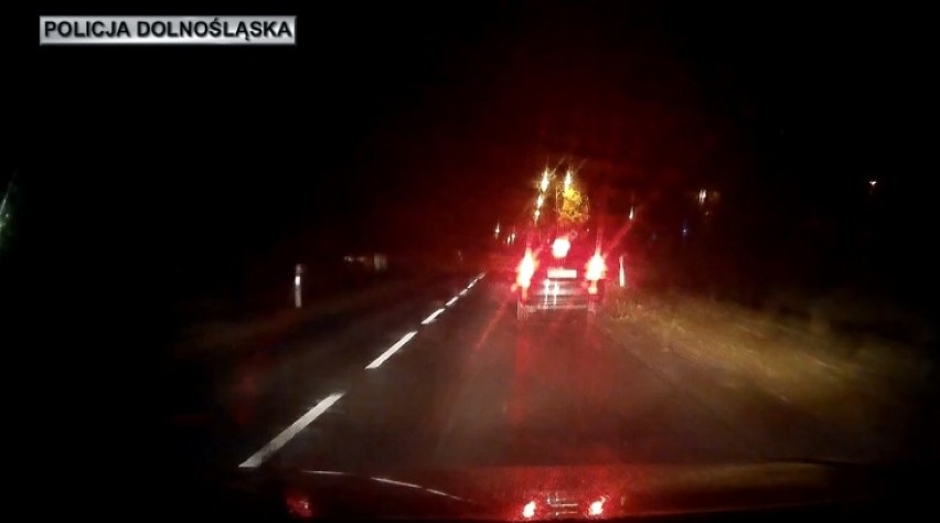 Bolesławiec: Wracający ze służby do domu policjant zatrzymał pijanego kierowcę [FILM]