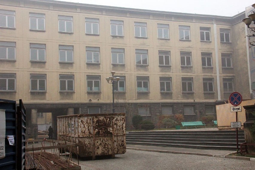 Od pół roku trwa remont Pałacu Młodzieży w Katowicach....