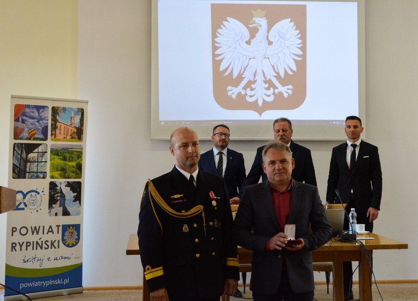 Samorządowcy z powiatu rypińskiego odznaczeni przez ministra obrony narodowej