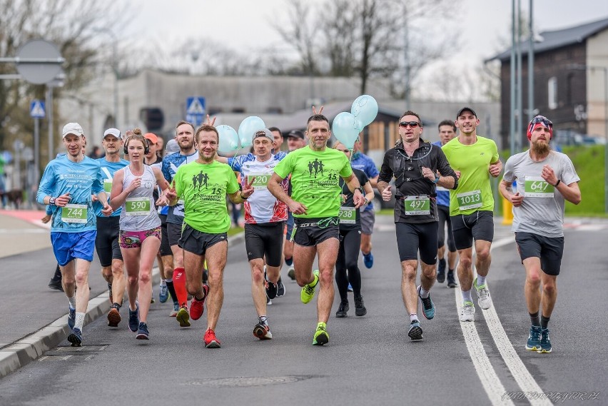 Półmaraton Dąbrowski 2023 ArcelorMittal Poland - WYNIKI, ZDJĘCIA. Na trasie 940 zawodników, w tym 344 dąbrowian