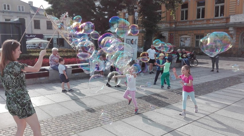 Wakacje w Tomaszowie. Za nami kolejny kulturalny piątek na placu Kościuszki [foto]