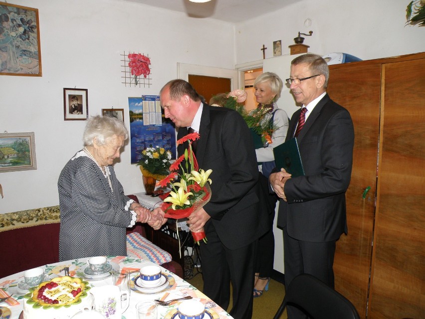 Matka, babcia i żołnierz AK - pani Jadwiga ma 100 lat!