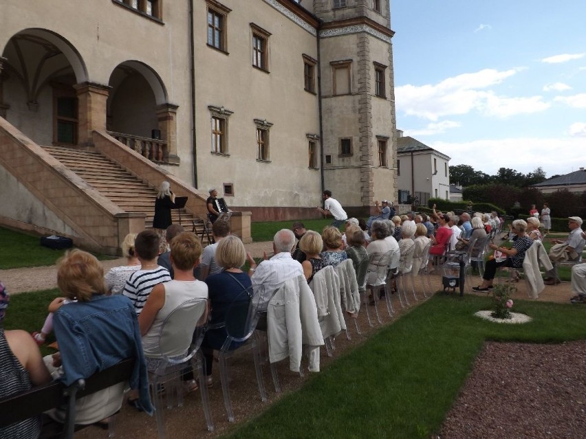 Mnóstwo kielczan na koncercie "Pamiętamy o ogrodach" w Pałacu Biskupów Krakowskich