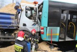 Wypadek autobusu w Katowicach [ZDJĘCIA]. Są ranni
