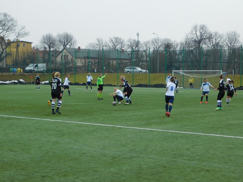 Piłkarki ekstraligowego AZS PWSZ Wałbrzych zremisowały na swoim boisku 0:0 z drużyną AZS UJ Kraków