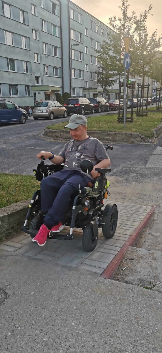 Gniezno. Niepełnosprawni na wózkach elektrycznych nie mogą jeździć autobusami? „Kierowca odburknął, że nie mogę wjechać”