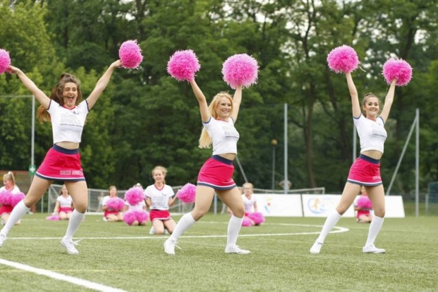 Cheer Angels. Warszawska akademia cheerleaderek ogłasza nabór. Pomagają zostać "super girls" [ZDJĘCIA]