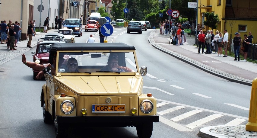 Do koloru, do wyboru: Garbusy, Ogórki... Zimą przypomnijmy sobie ostatni zjazd w Sztumie! ZDJĘCIA