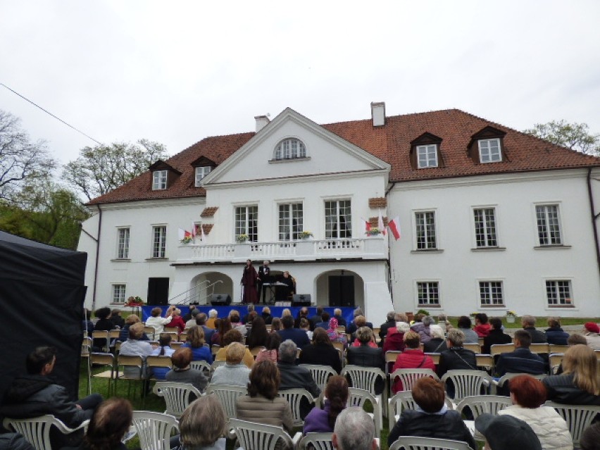 Koncert Galowy „W krainie uśmiechu" w Kalinowej (ZDJĘCIA)