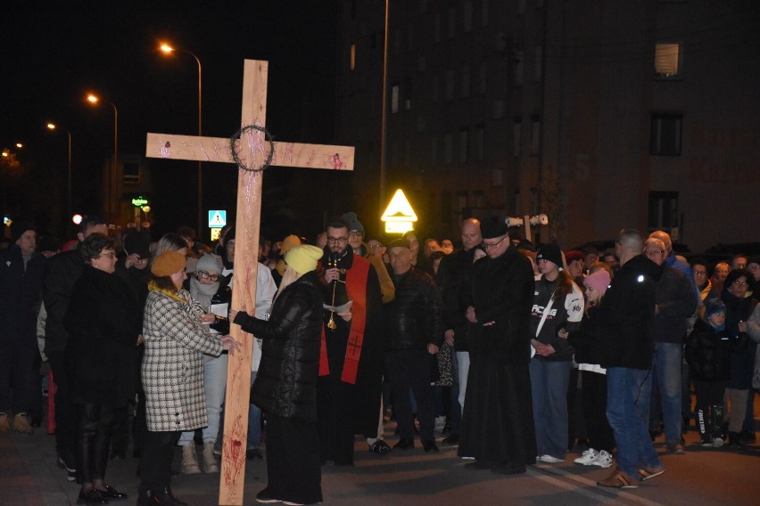 Droga krzyżowa przeszła ulicami parafii Najświętszego Zbawiciela