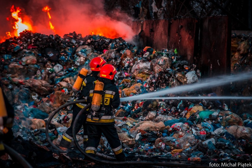 Jastrzębie-Zdrój: kolejny potężny pożar śmieci.