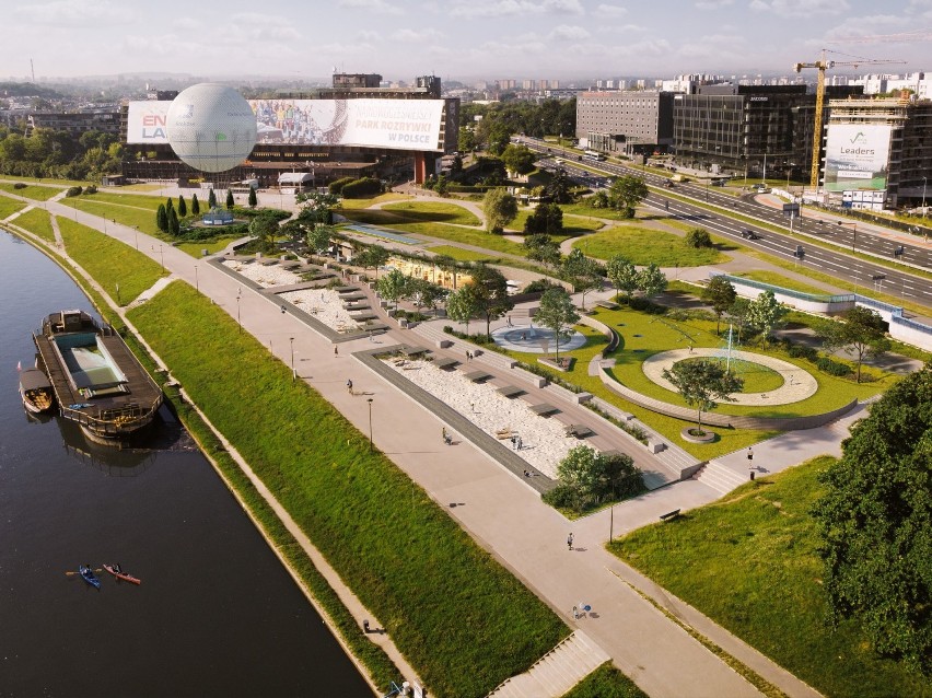 Kraków. Atrakcyjny teren nad Wisłą miasto zamierza wynająć na plażę bez przetargu. Radni są zaszokowani postępowaniem urzędników