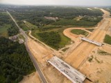 Dwa wiadukty na A1 pod Kłobuckiem do rozbiórki. Zawiódł beton... ZDJĘCIA