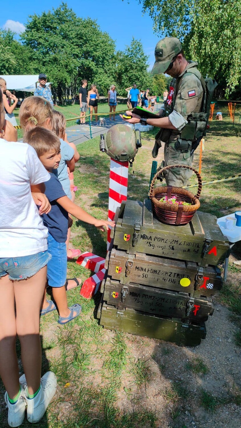 W poniedziałek, 15 sierpnia odbył się piknik militarny w Ogrodzieńcu.