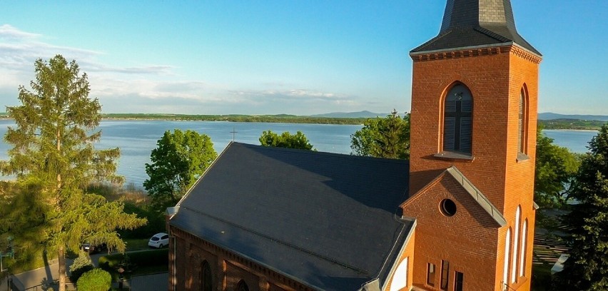 Sanktuarium św. Rity w Głębinowie położone jest nad samym...