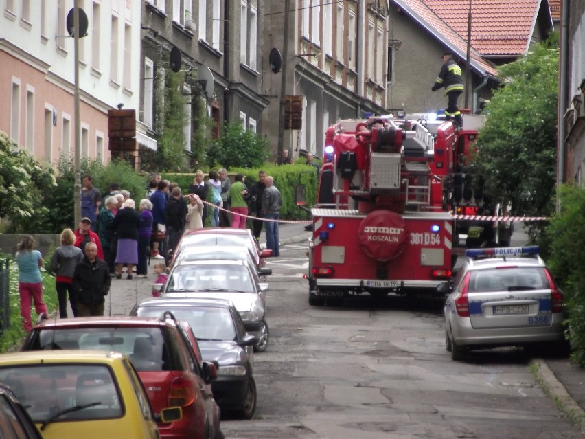 Strażacy gasili pożar mieszkania przy ul. Kombatantów w Wałbrzychu