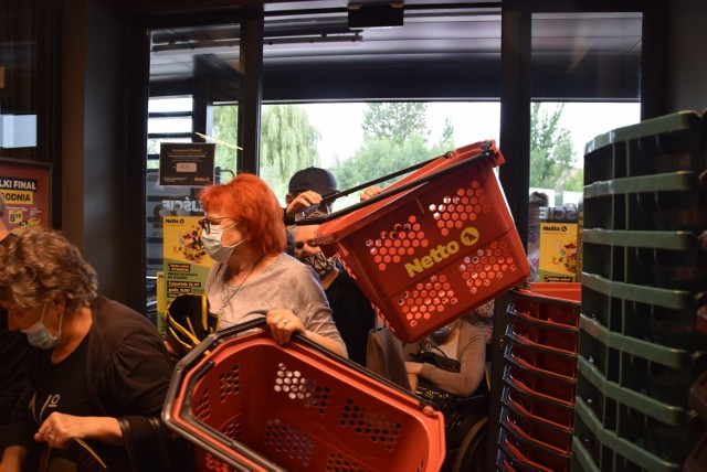 Otwarcie sklepu Netto w Częstochowie

Zobacz kolejne zdjęcia. Przesuwaj zdjęcia w prawo - naciśnij strzałkę lub przycisk NASTĘPNE