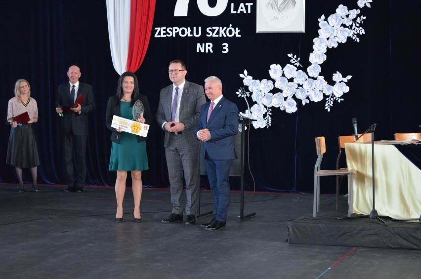 Zespół Szkół nr 3 w Kraśniku obchodził swoje 70-lecie. Zobacz zdjęcia z oficjalnej części uroczystości