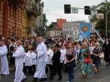 Coraz mniej katolików w kościołach. Episkopat opublikował raport za 2010 rok