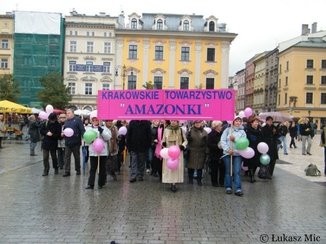 Marsz na Rynku Gł&oacute;wnym. Fot. Łukasz Mic