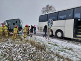 Wypadek z udziałem pielgrzymów w Proszyskach w gminie Jeziora Wielkie [zdjęcia]