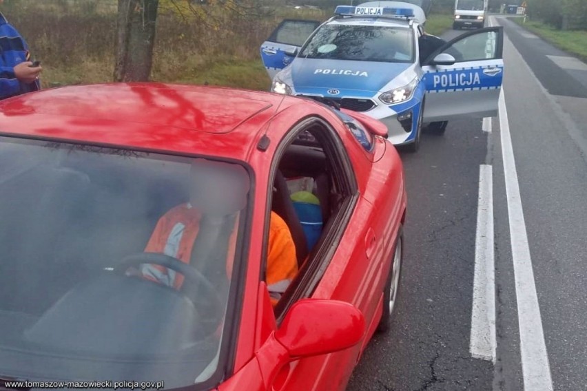 Policjant po służbie zatrzymał pijanego kierowcę w gminie Rokiciny [ZDJĘCIA]