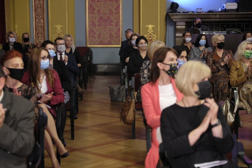 W Dworze Artusa prezydent Michał Zaleski wręczył nagrody...