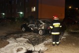 Płonął opel zaparkowany pod blokiem przy ulicy Kościuszki. ZDJĘCIA