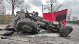 Śmiertelny wypadek w Korytnicy na DK 12. Nie żyje kierowca ciągnika rolniczego, który zderzył się z ciężarówką