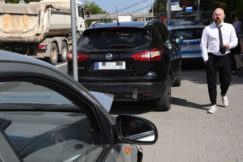 Trzy samochody zderzyły się przy bazarach w Kielcach. Było duże zamieszanie [ZDJĘCIA]