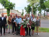 Złożyli kwiaty na Skwerze 4 czerwca 1989 roku w Tomaszowie Maz. [ZDJĘCIA]