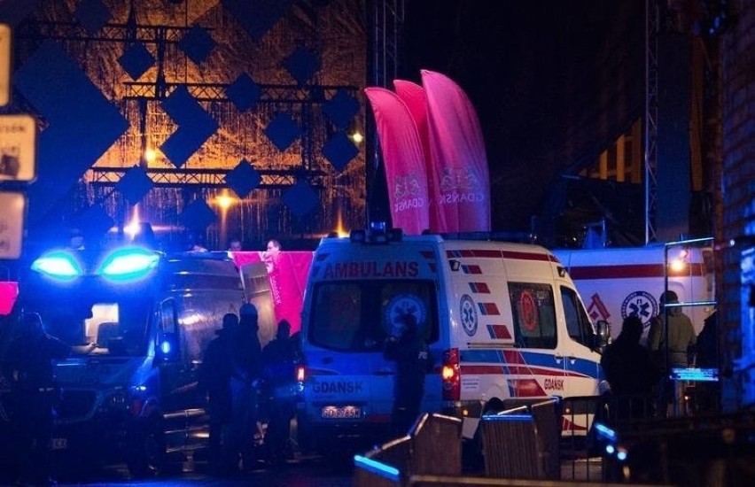 Prezydent Paweł Adamowicz został raniony nożem na scenie...