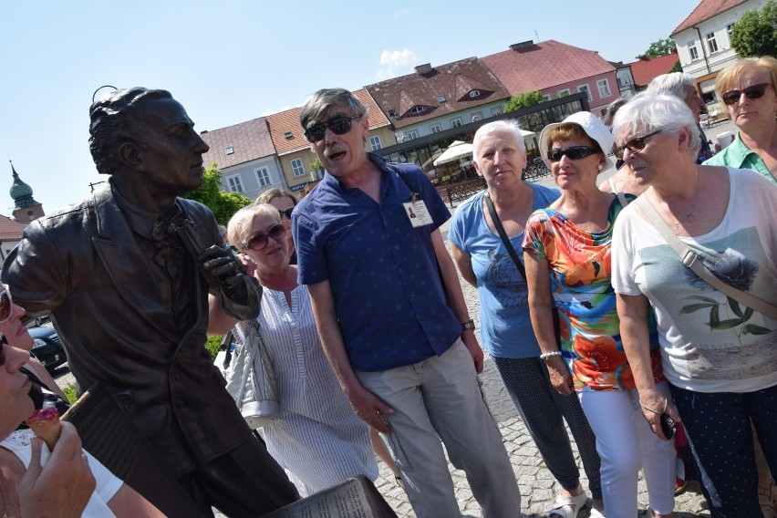 Seniorzy z Turku z wizytą u Antoine'a. Do Sieradza przybyli uczestnicy zajęć Turkowskiego Uniwersytetu Trzeciego Wieku