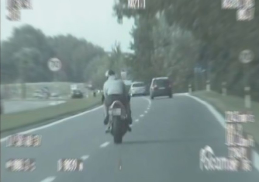 Policjanci z grupy specjalnej Speed na drogach woj....