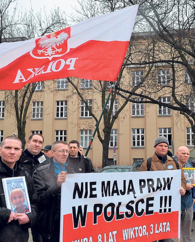 Protest ojców w Łodzi rozpoczął się w samo południe