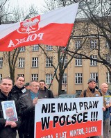 Ojcowie protestowali przed sądem w Łodzi