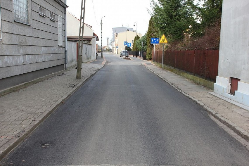 Nowy asfalt na Bohaterów Westerplatte. Trwa remont lęborskich ulic