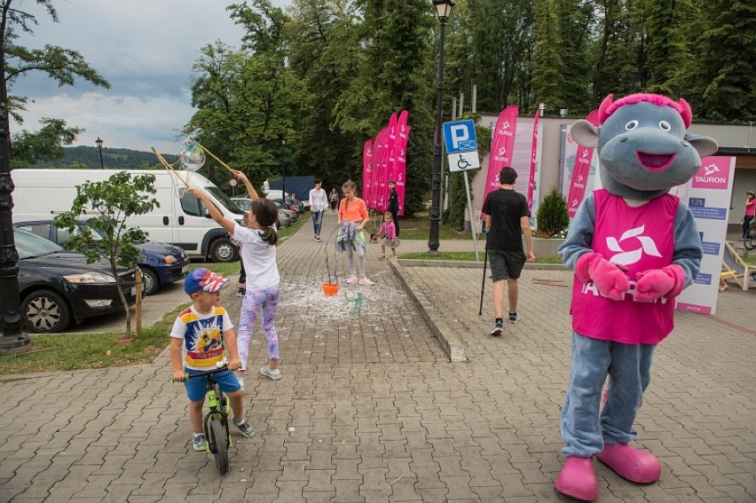 Pechowa Scena Letnia w Bochni: w piątek trzynastego były konkursy, zabawy i pokazy iluzji [ZDJĘCIA]