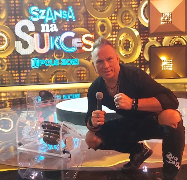 Krzysztof Tomaszewicz na scenie "Szansy na sukces"