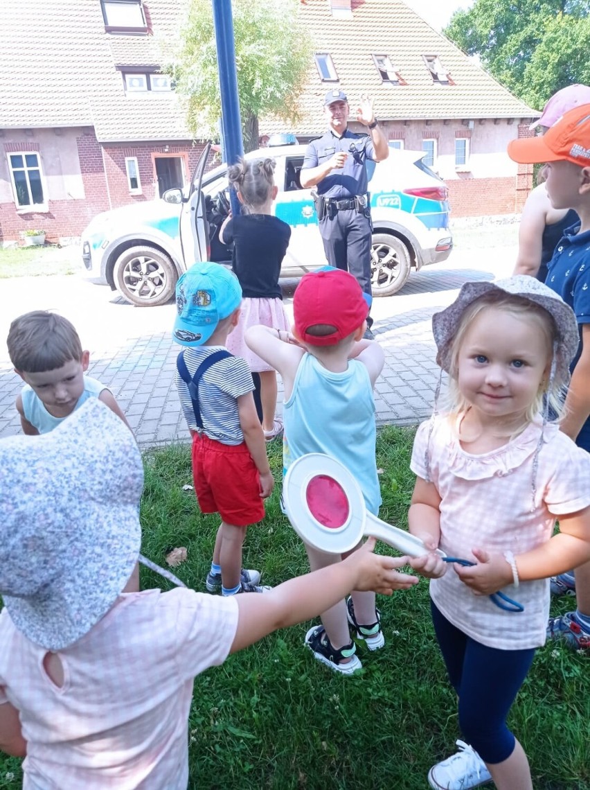 Policjanci z Wągrowca odwiedzili przedszkolaki 