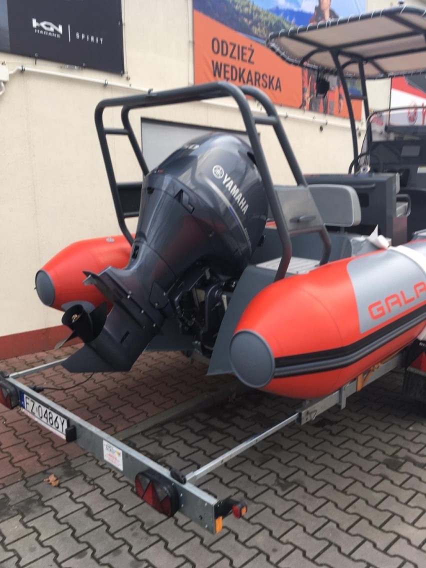 Ratownicy WOPR z Kostrzyna mają nową łódź. Z jej pomocą będą dbali o bezpieczeństwo nad wodą