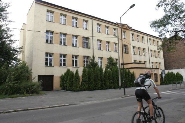 I Liceum Profilowane znajduje się w ZSP Cogito przy ul. Matejki