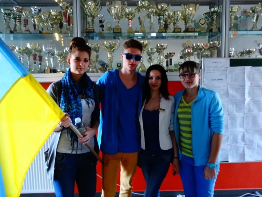 XI LO w Poznaniu: Uczniowie wspierają Ukrainę