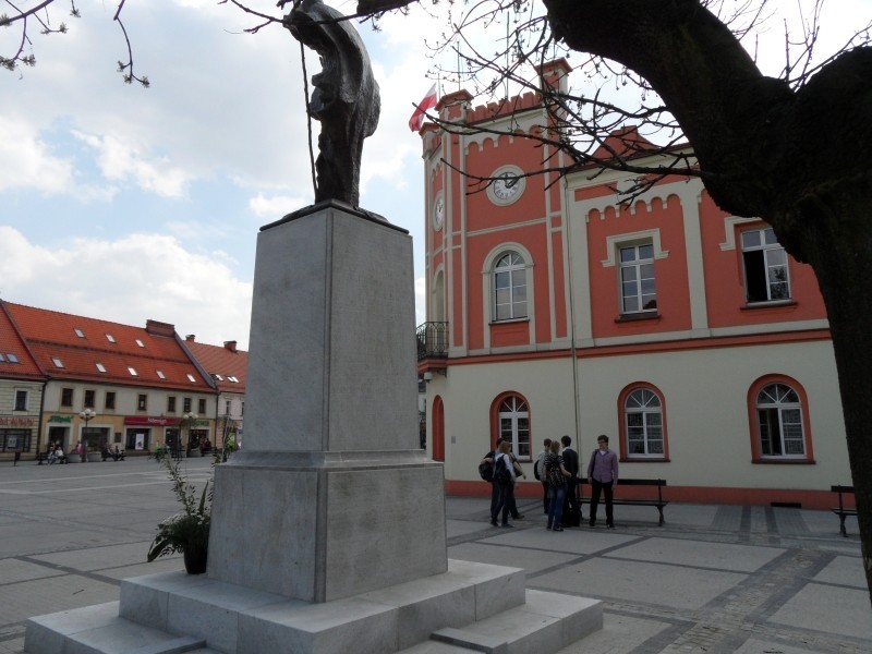 Mikołów: Blaski i cienie pomnika św. Wojciecha w Mikołowie